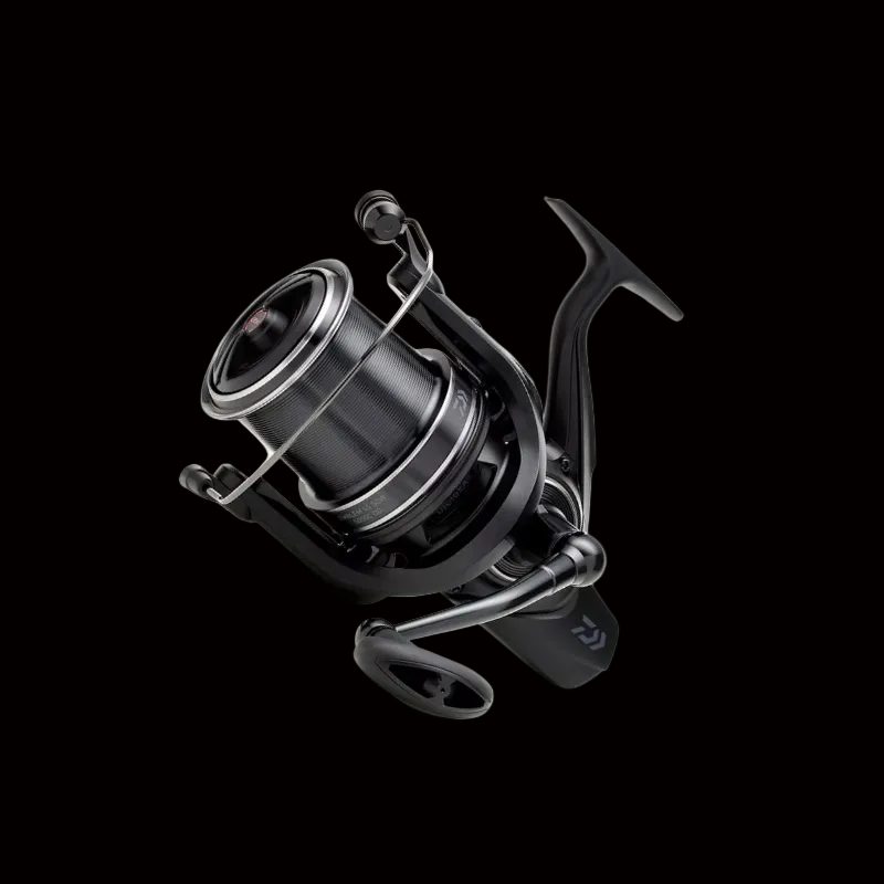 DAIWA-EMBLEM-REEL-45-ROLA-FISHING